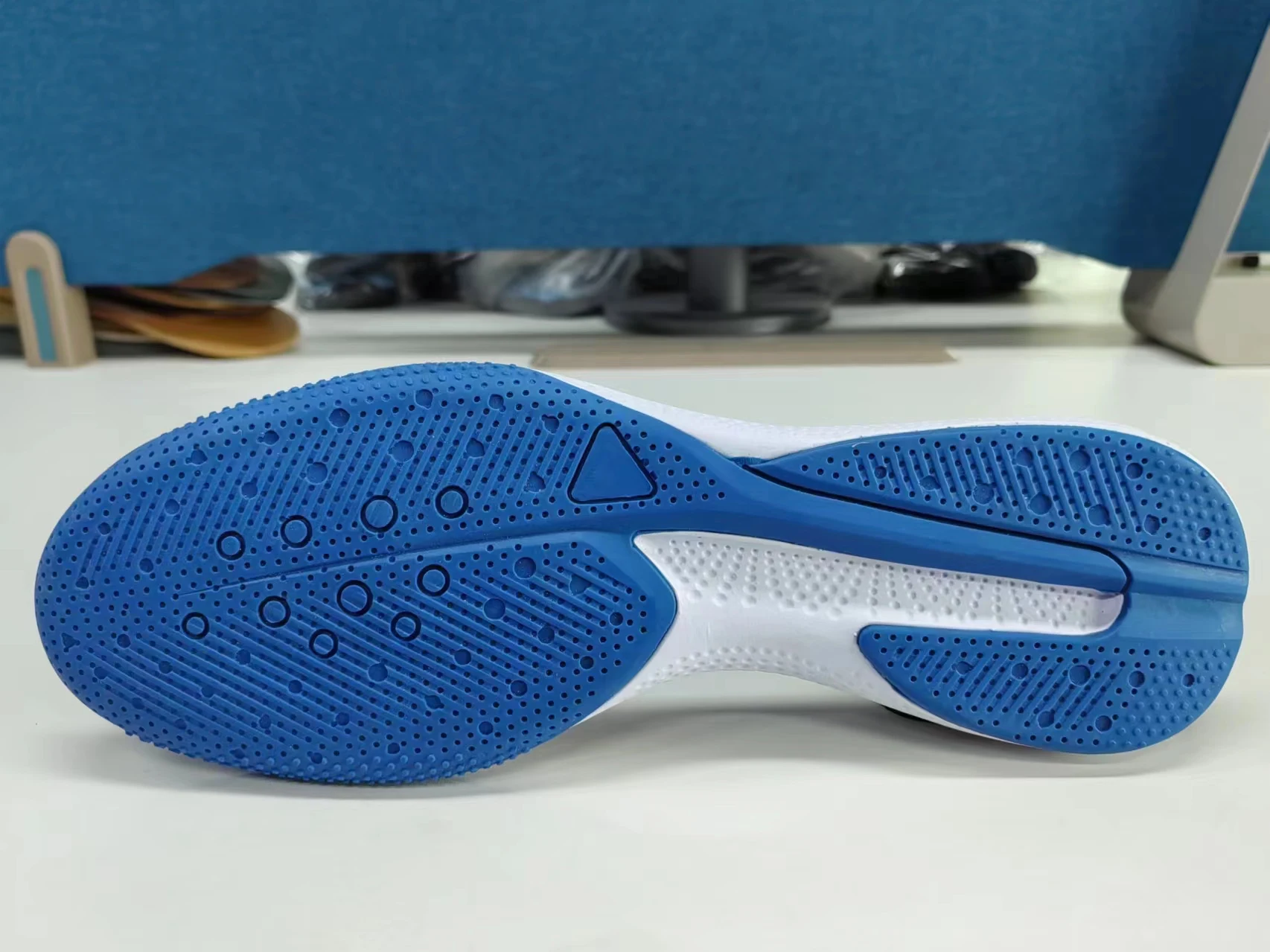Factory Wholesale Customized Classic Comfortable Sneakers Shoes Outsole Rubber Casual Sports Shoe Soles