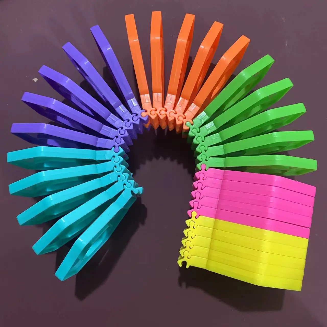 Rainbow novelty fidget loop toys link by link loop combine clip stress relief fidget toys for kids