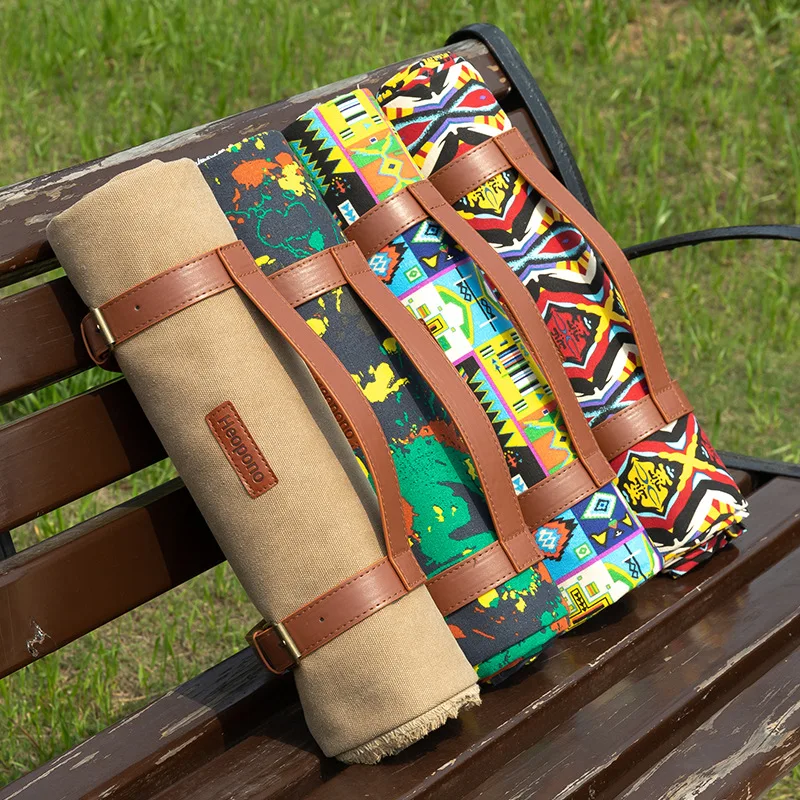 Machine Washable Canvas Cotton Outdoor printing Picnic Blanket Mat Rug with Pu leather handle for family camping hiking