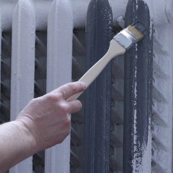 Radiator paint brush with long bent handle