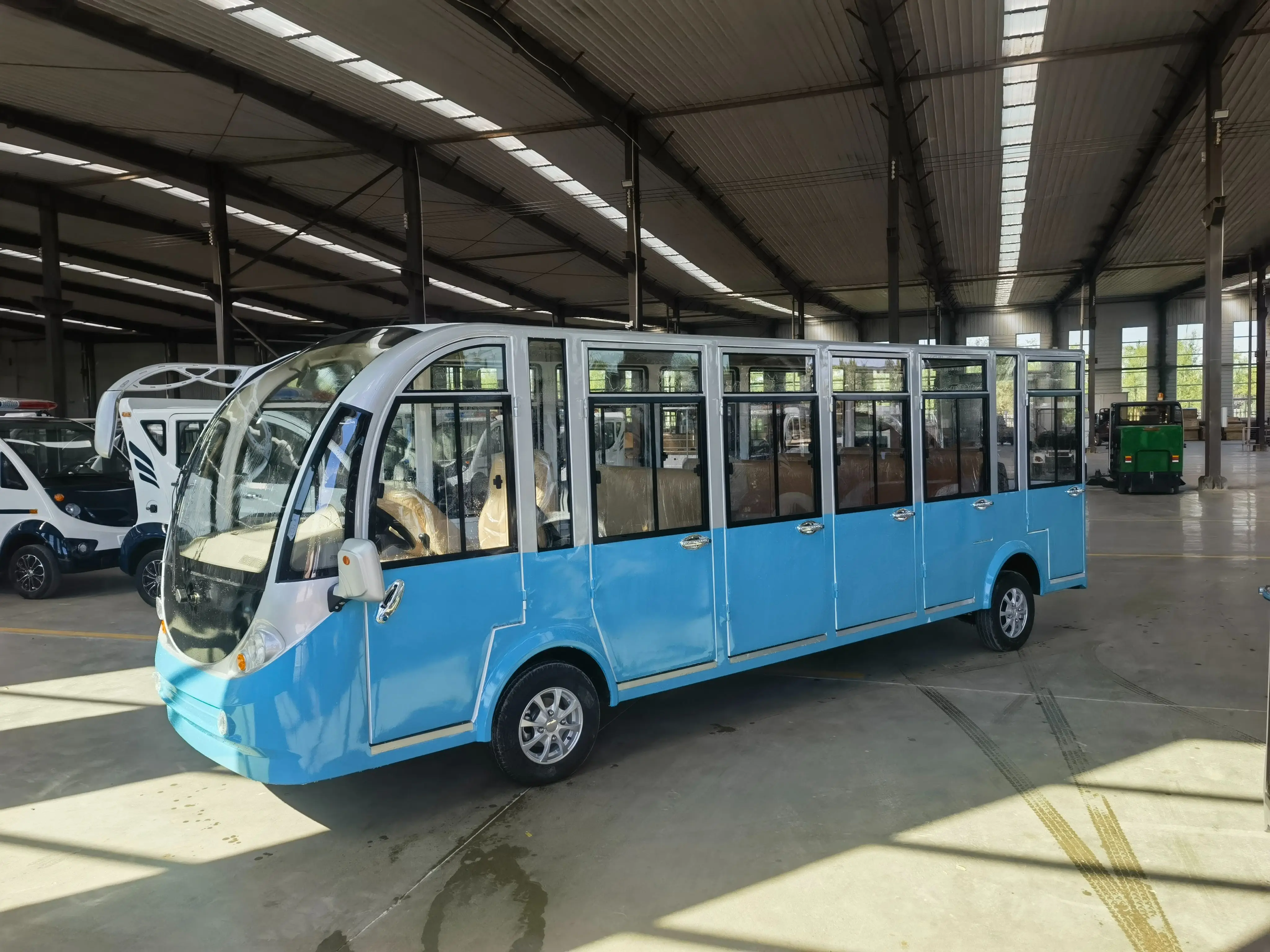Продается как горячий cakes17-Seater Электрический экскурсионный автобус 72 В пассажирский автомобиль туристический городской шаттл курорты классический дизайн экологичный