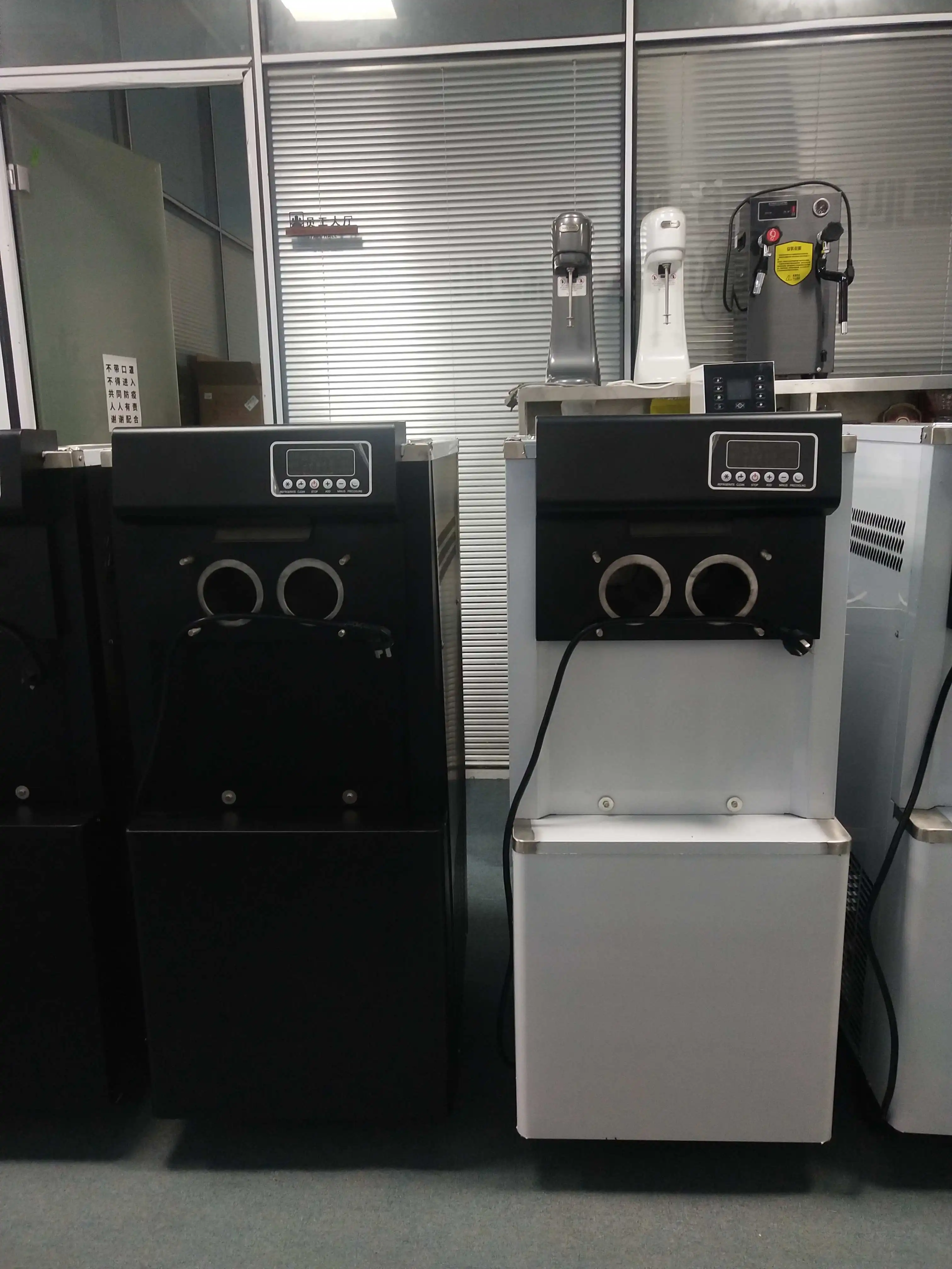 28-36L/H BQL-Y3000 2 compressor stainless steel Three flavor soft serve ice cream making machine factory price