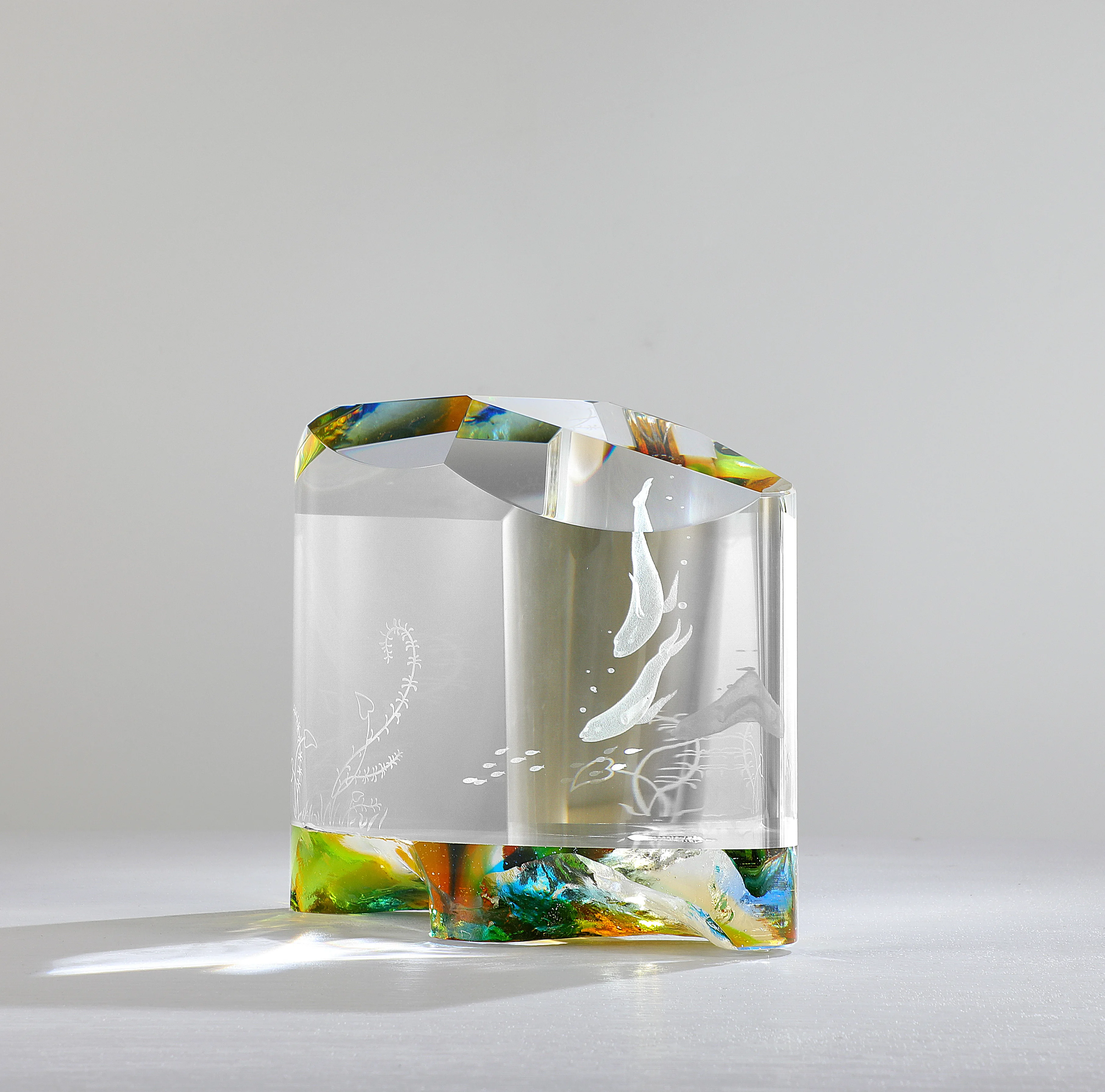 Amazon Hot Selling cheap crystal trophy OEM personality custom blank crystal liuli glass crafts (1600296251112)