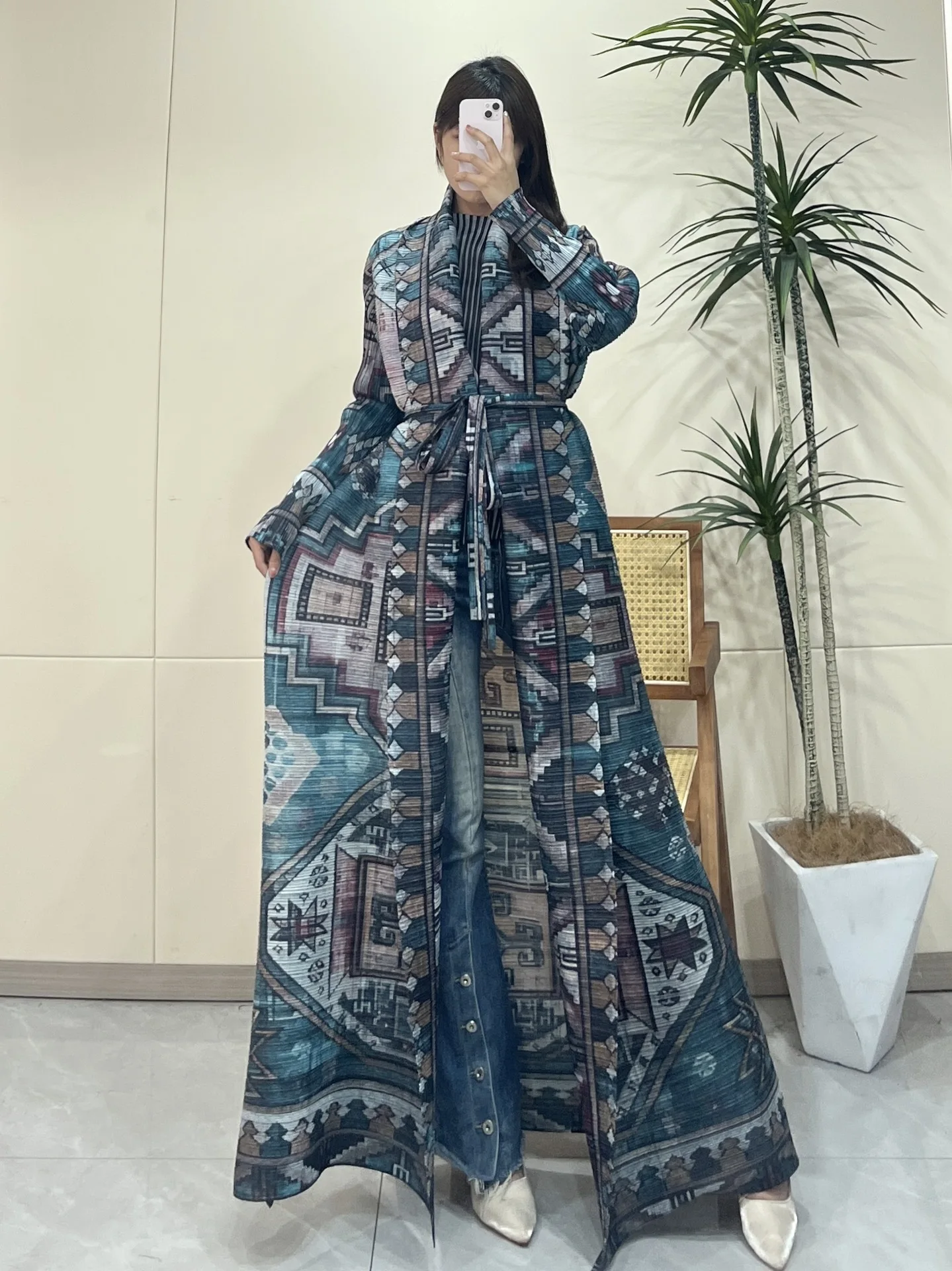 2024 Fashion pleated cardigan long-sleeved coat printed robe