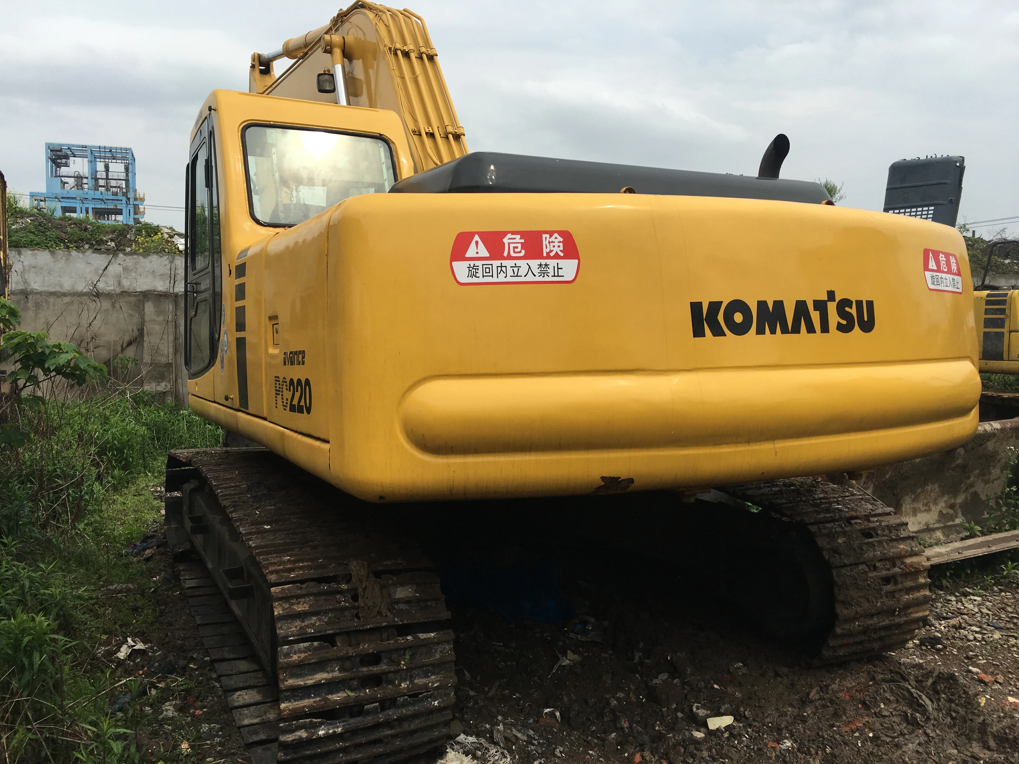 USED ORIGINAL HIGH QUALITY LOW PRICE GOOD KOMATSU PC220-6  EXCAVATOR FOR SALE
