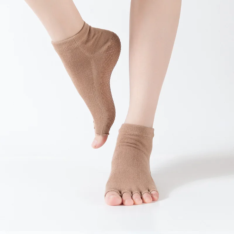 2023 Hot Selling M Fingers Cute 5 Toe Yoga Socks Wholesale