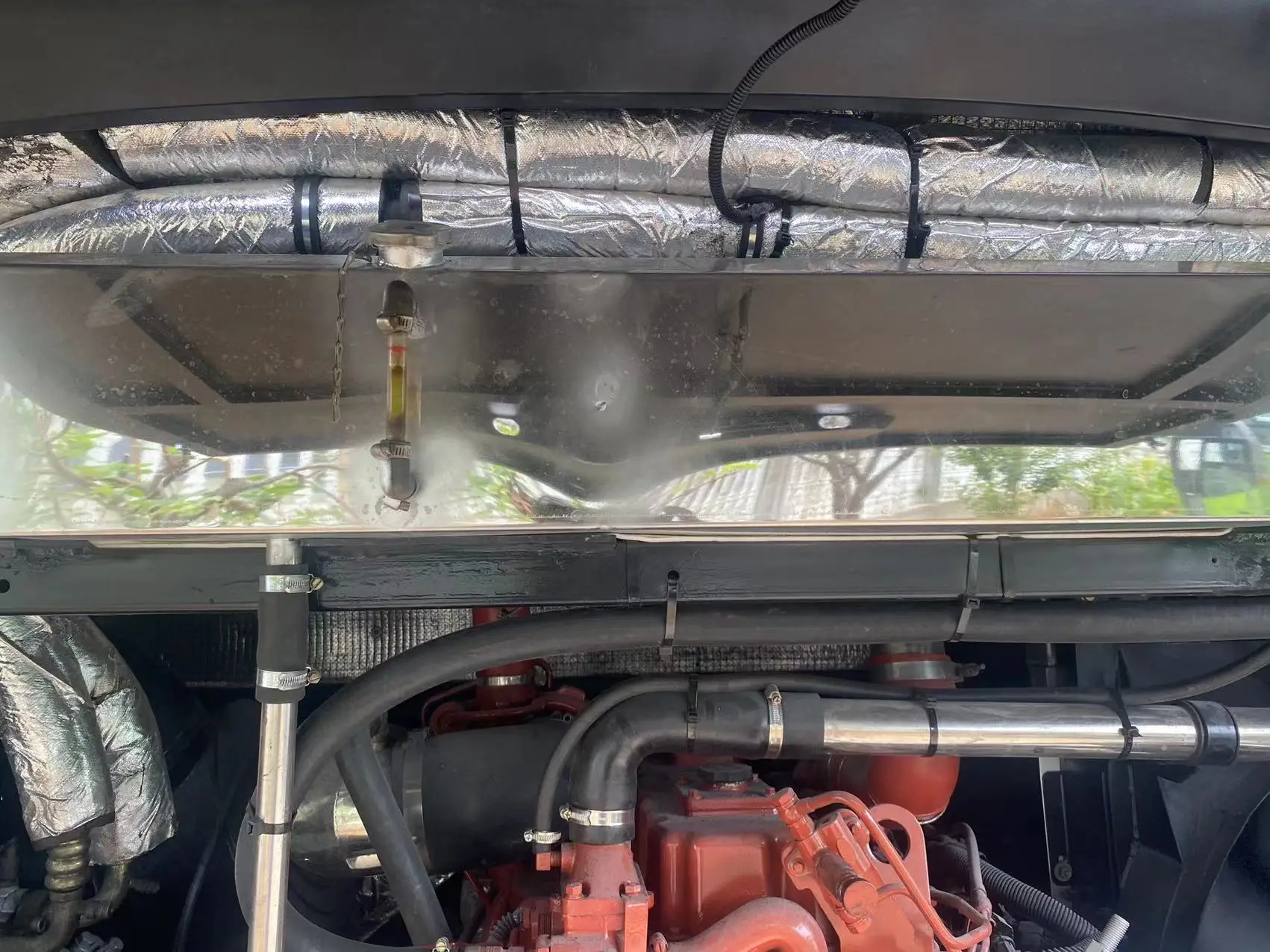 Yutong 60 Seater Bus Front Engine Coummutor Miner Transportation Economic Comfortable Strong Buses Diesel Seat Body Spring Turbo