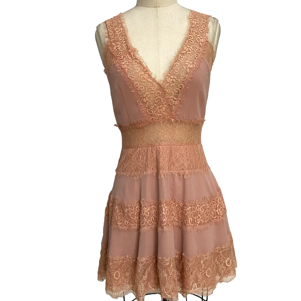 Fashion Lace Mini Sexy Party Dress V-Neck Wide Shoulder Straps Lovely One-Piece Skirt