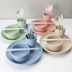 Wholesale Eco-friendly Unbreakable 28 PCS Wheat Straw Dinnerware Set Reusable  Flatware Plastic Tableware Set