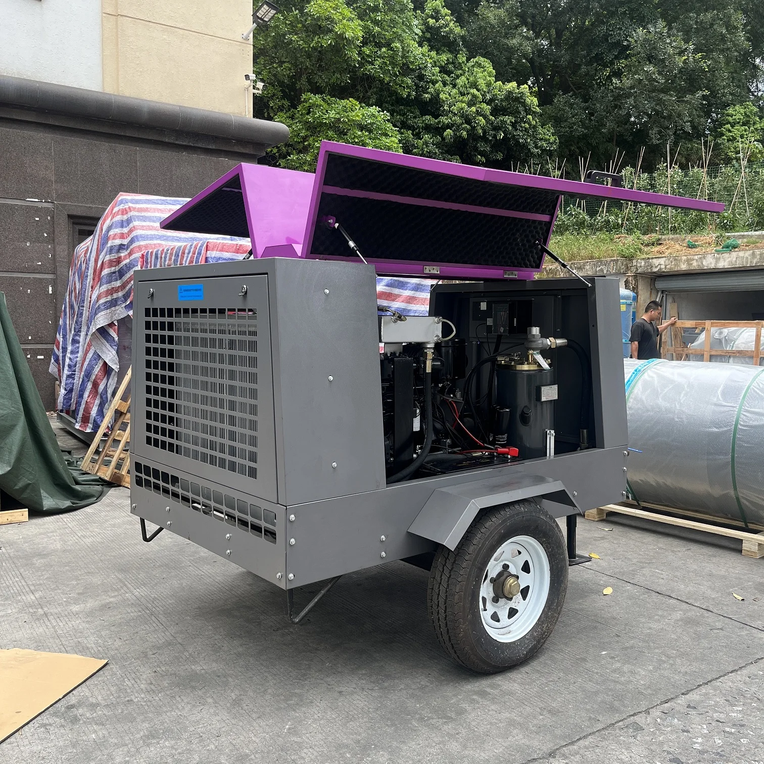 Airstone Industrial 116PSI 185CFM Screw Type Portable Diesel Engine Drive Air Compressor For Digging