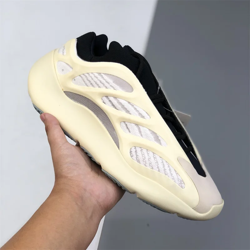 Original High Quality Men Popular Classic Luminous Daddy Shoes Couple Fashion Reflective Sneakers Original 700 V3