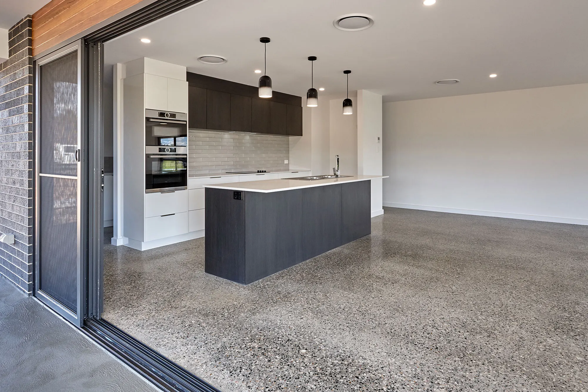 Luxury Italian Classic Design Prefab House 95 sqm High Quality Wood Technology Anti-Seismic & Sustainable Made in Italy Villas