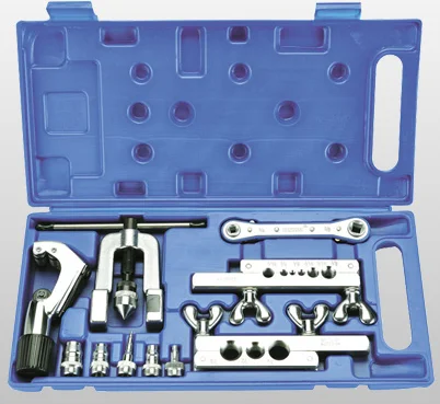 CT-206 Heavy-duty cutter, aluminum alloy body for 3/8 to 2-5/8 (10-66mm) with rollers for easy cutting