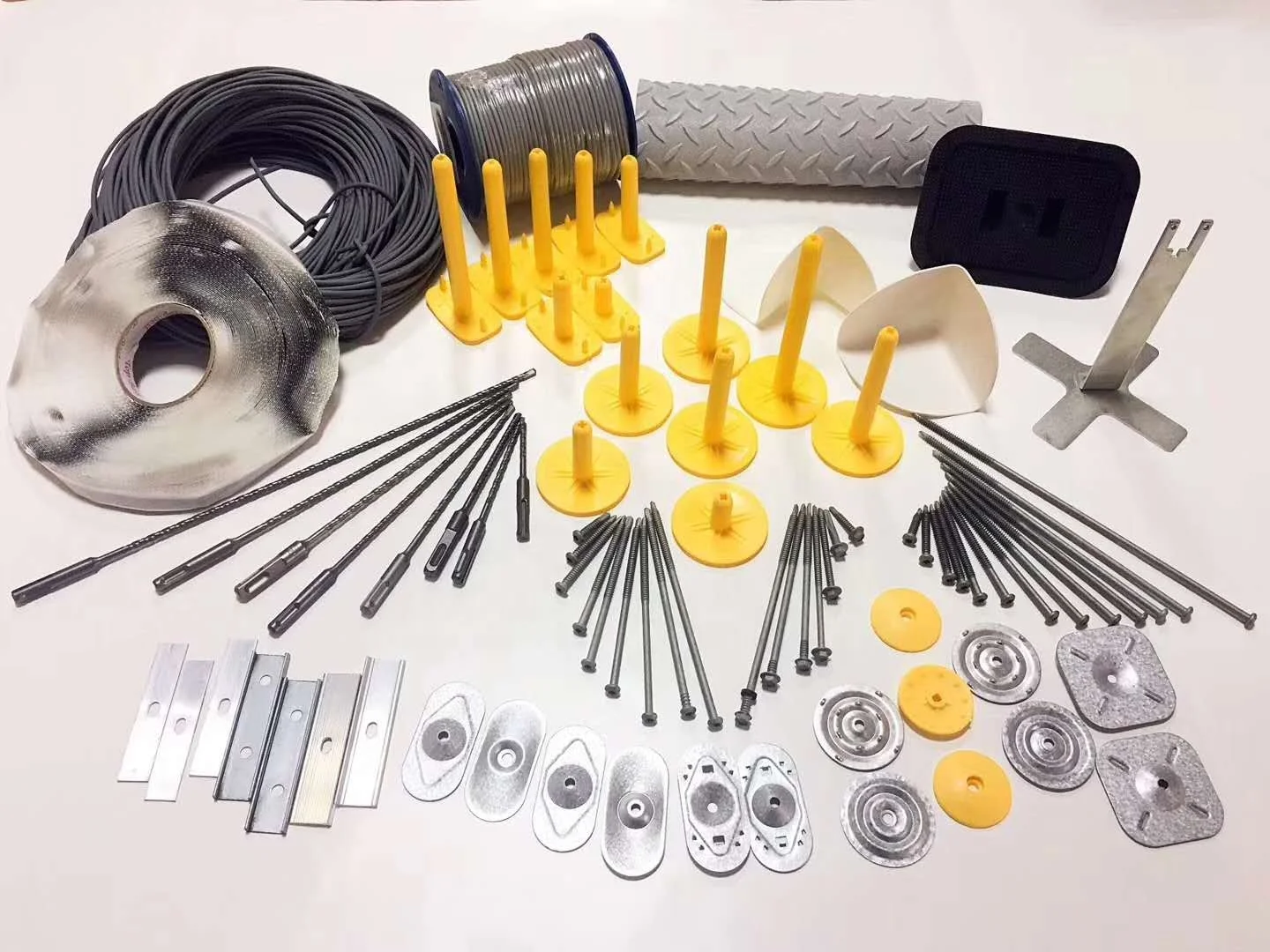 Сохраняющий плоский кровельный охладитель, устойчивый к УФ-излучению, 100% перерабатываемый лист ПВХ, белый на черном мембранном материале