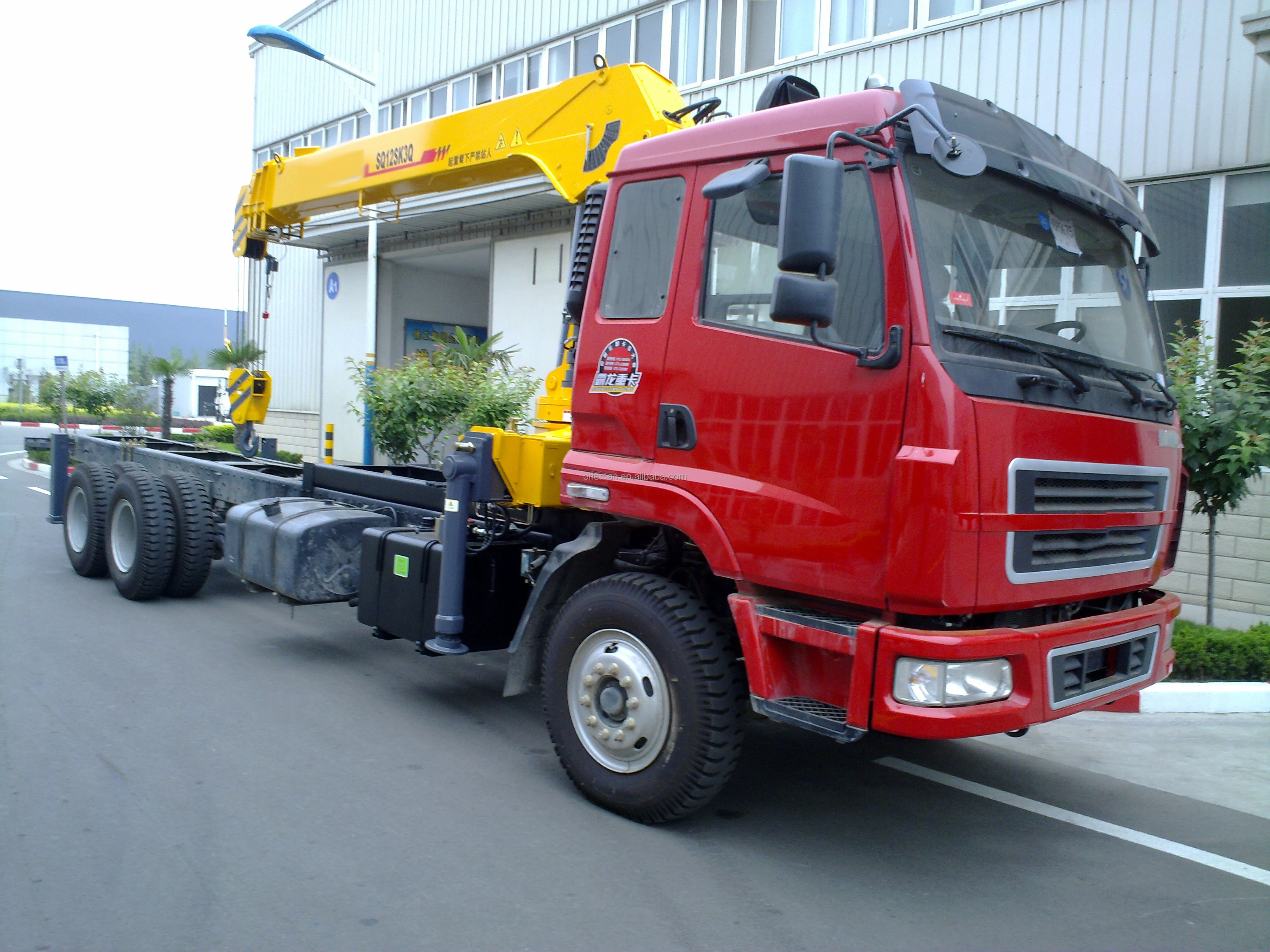 Новый 12-тонный гидравлический автокран с телескопической стрелой SQ12SK3Q