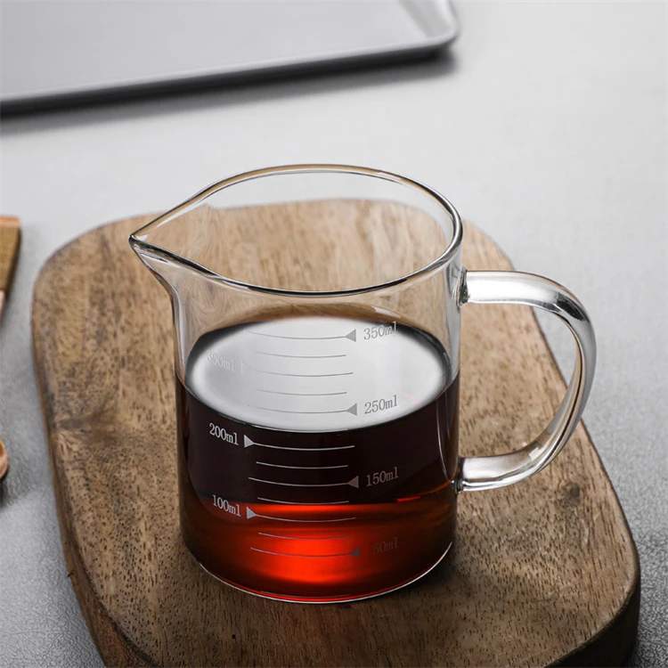 WELLFLYER KIGA-147 Wholesale Glass Measuring Cup with milliliter glass measuring cup for kitchen with handle