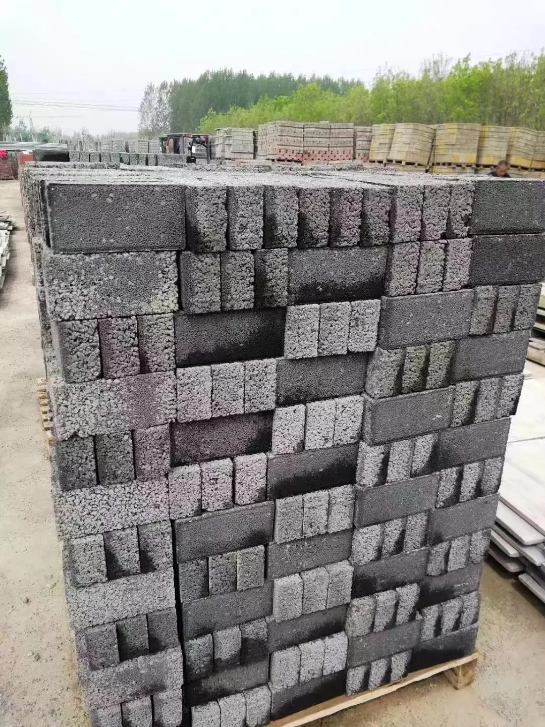 Bricks and Paver Blocks: Rubber Brick Pavers and Faux Brick Pavers for Walkway