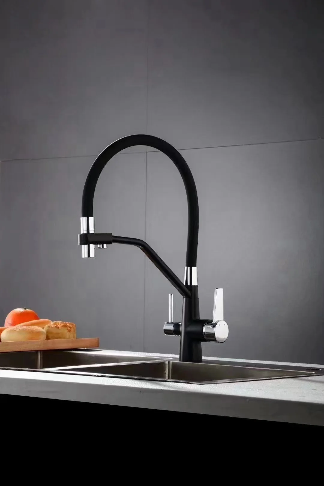 New Arrival Lavatory Faucets 360 Rotation Black Pull Out Hot and Cold Water Mixer brass Kitchen Water Filter Faucet