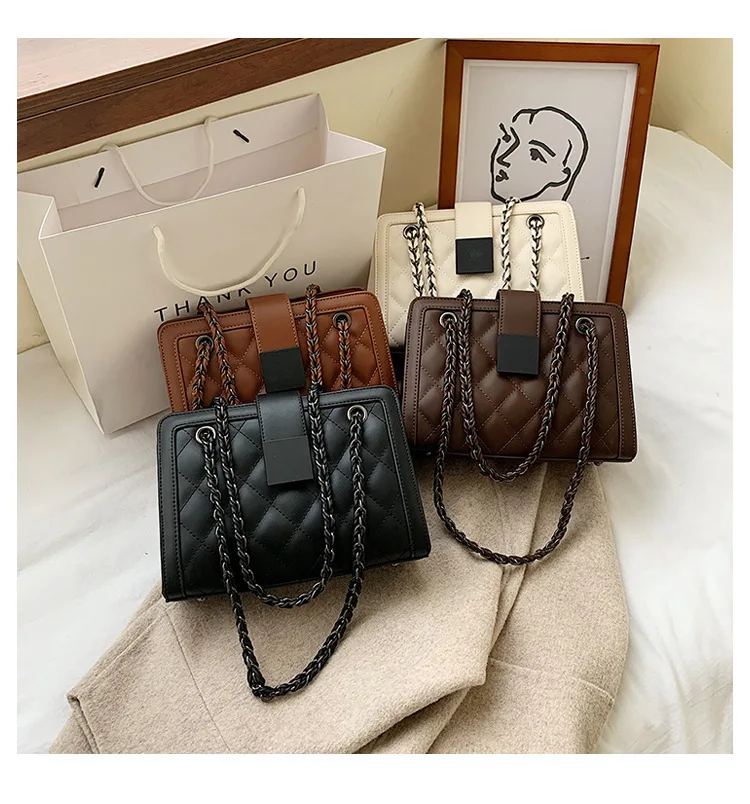 Wholesale Custom Logo 2021 High Quality Ling Embroider Line Fashion Cross Body Bag Small And Square Bag