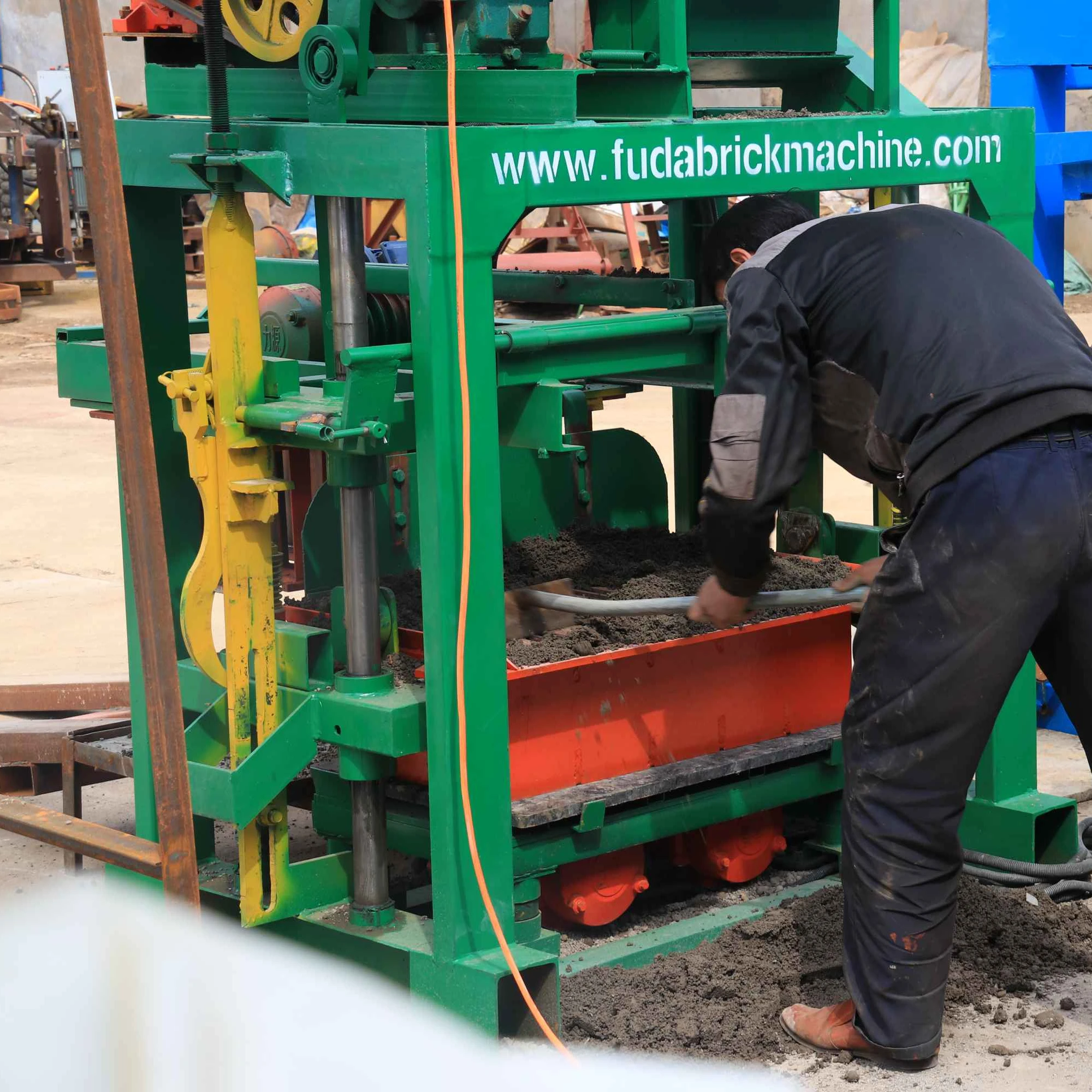 Machinery Opportunities Farmers Startup Block Brick Making Building Material Make Money Machine for Small Business Clay QT40C-1