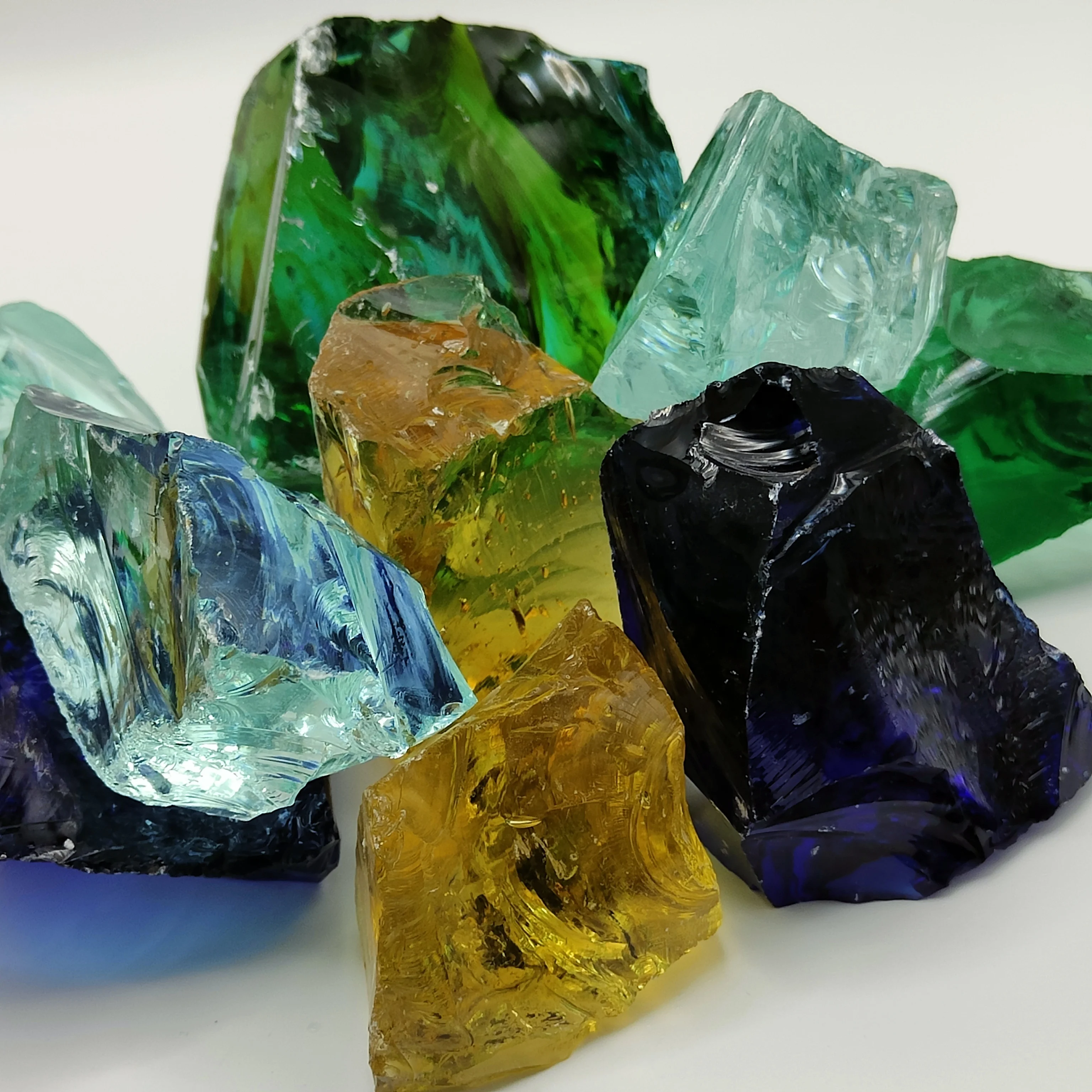 Factory customized Ocean Blue Landscape Building colored Glass Chunk Rocks stone for sale