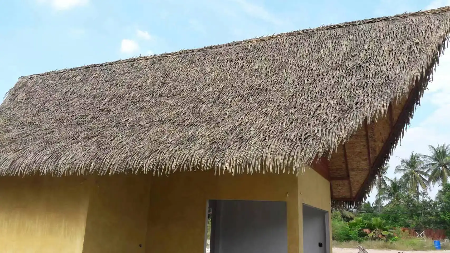 High Simulation Eco Friendly Recyclable UV Resistant Waterproof Synthetic Thatch for Gazebo Villa Roof