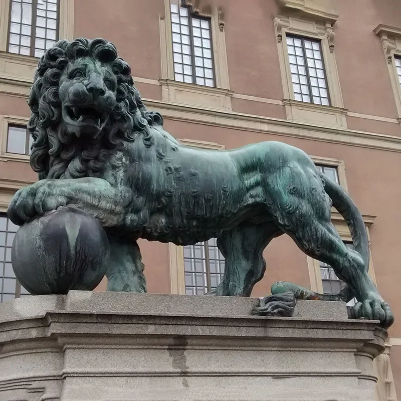 Sale Decorations Garden Outdoors Animals Molds Large Lion Sculptures Handmade Metal Bronze Lion Statue With Ball