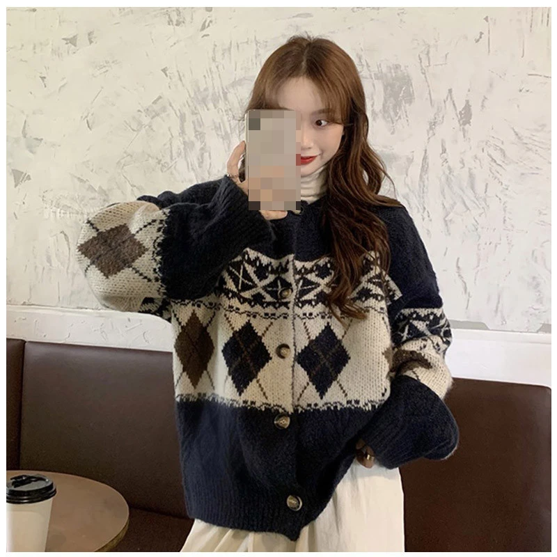 Женский трикотажный кардиган с длинным рукавом