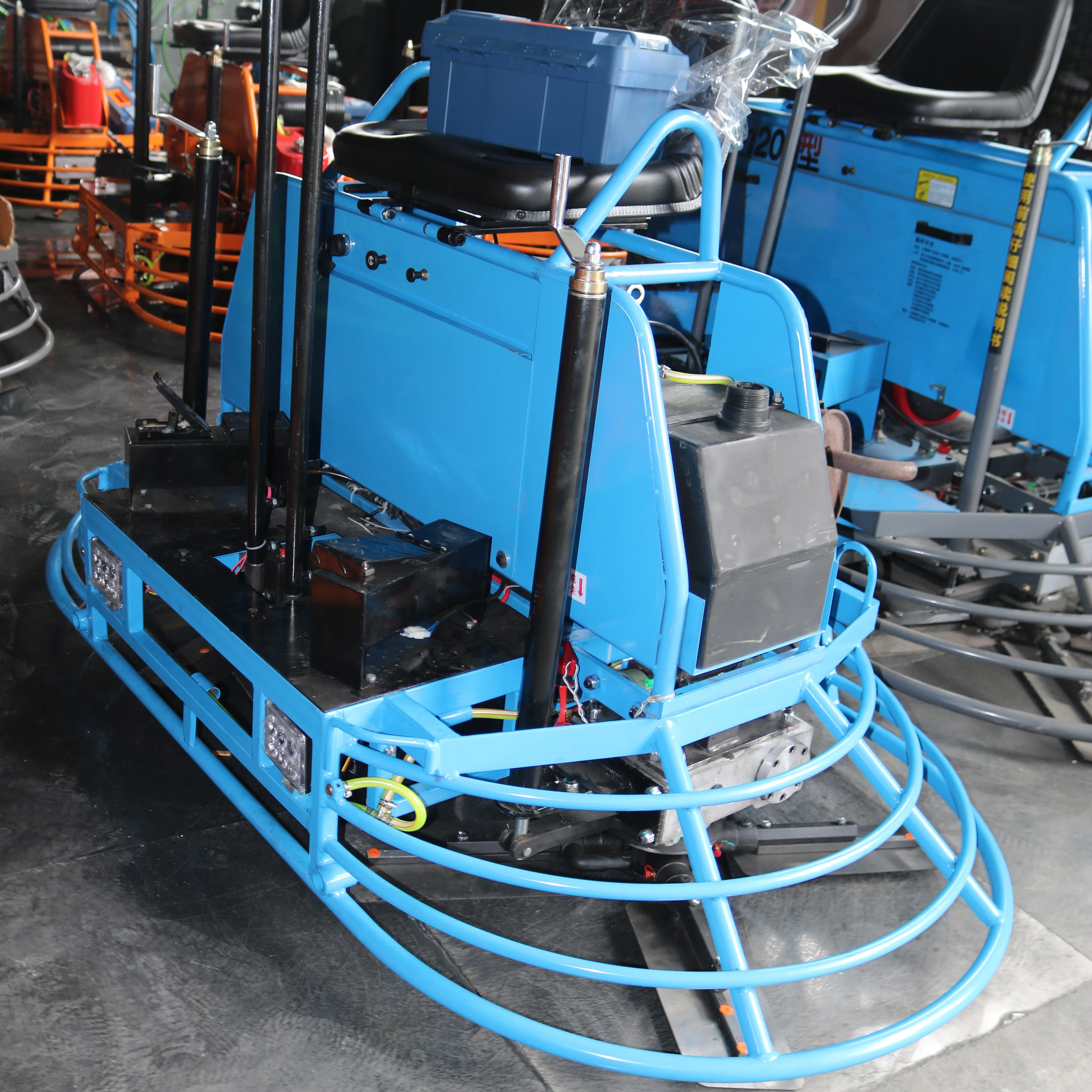 Моторный шпатель/машина для обработки бетона