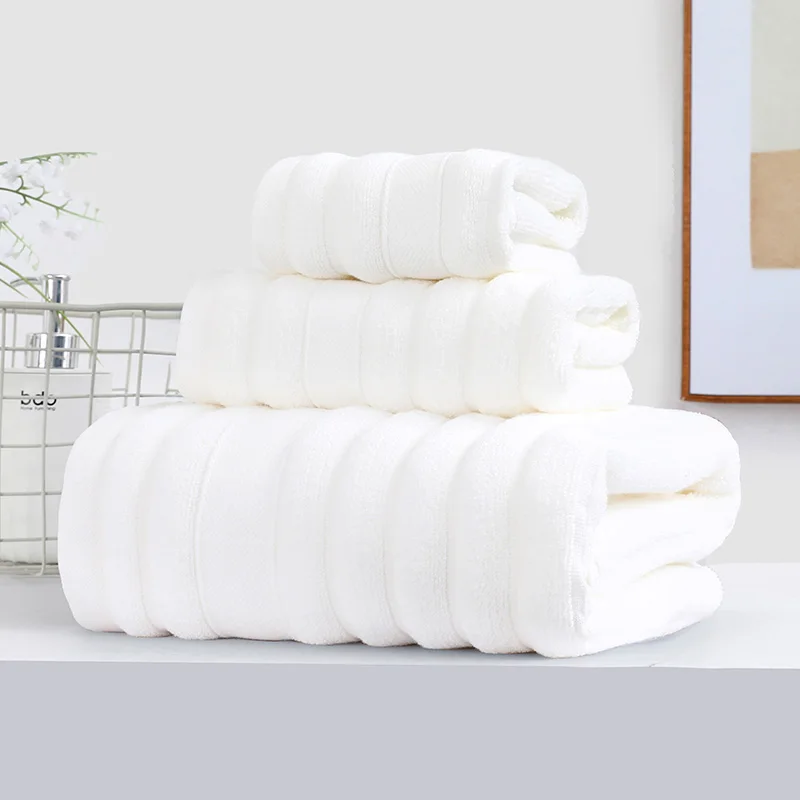 Wholesale luxury 100% cotton towels custom soft and highly absorbent  shower Towel high-quality baby bath towel