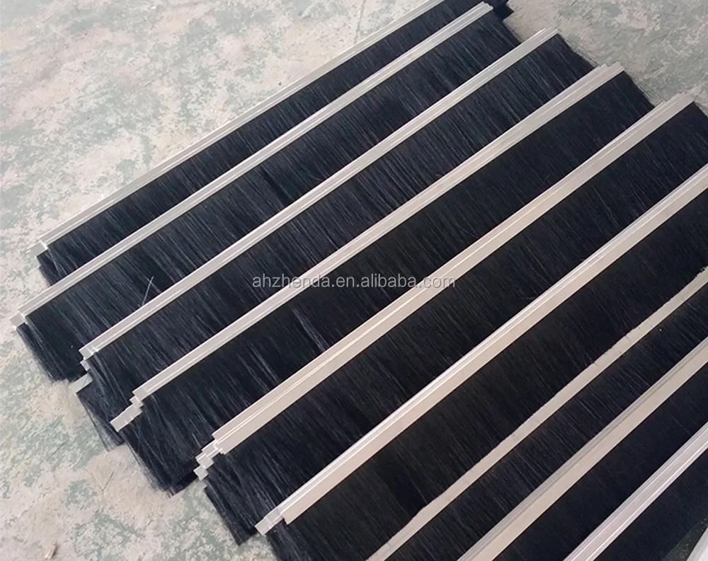 Multi-purpose Customized Plastic Base Strip Brush for Movable Doors and Windows Uses