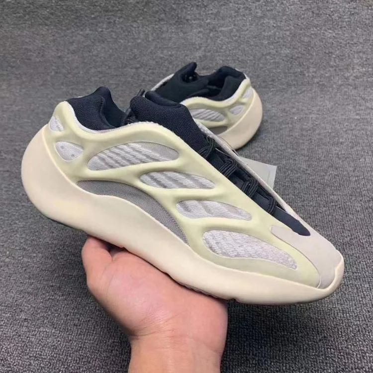 
with original logo & boxes 2020 highest quality yezze 700 boots yeeze v3 azael fashion tennis shoes yezzy casual schuhe sneakers 