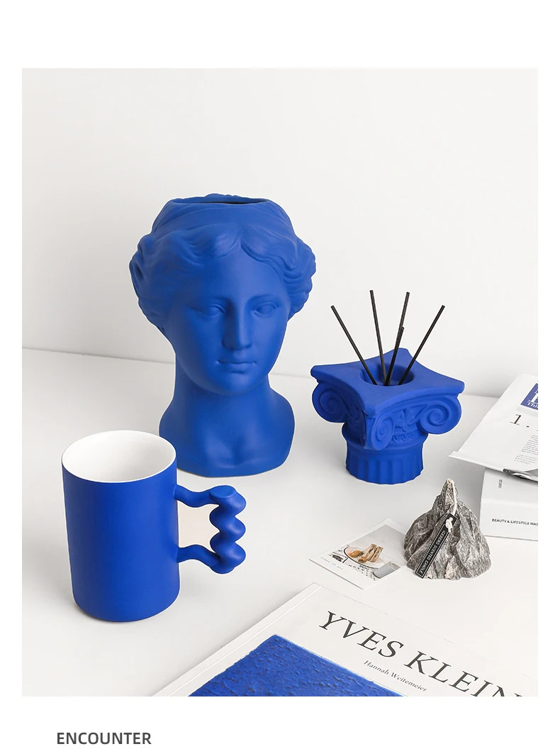 Wholesale Modern Irregular Nordic Home Decor Custom Shaped Chrome geometric Handmade Arrangement  Klein blue Ceramic ornament