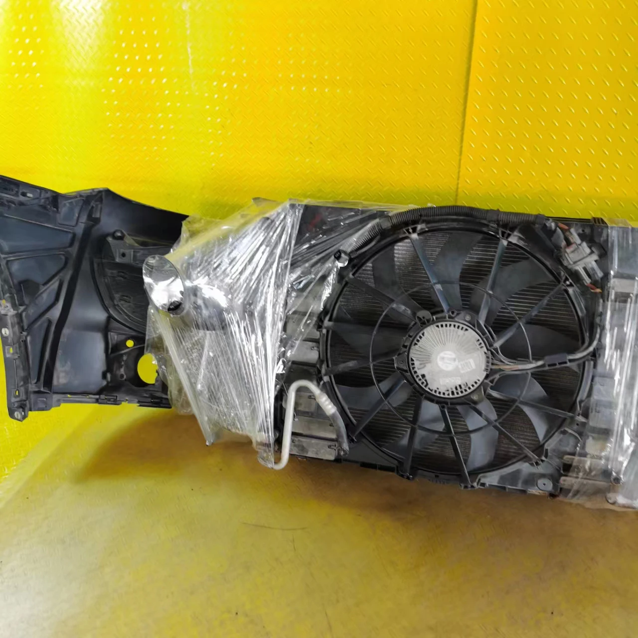 OE95850522131 подходит для Porsche Cayenne 958 передний защитный Барр рот сборочные