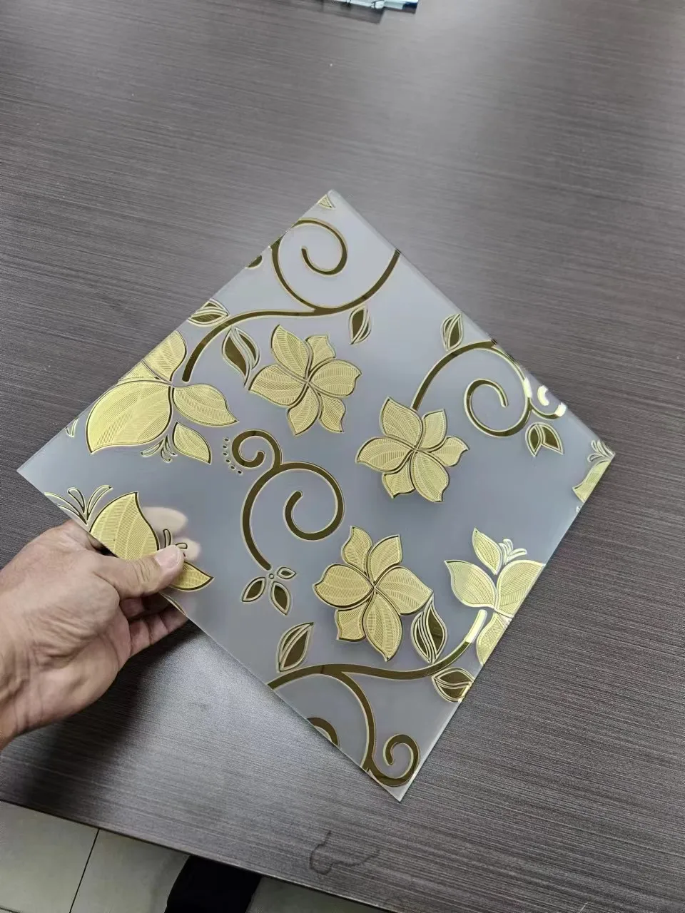 Huajinde 1830*2440 mm Decorative Glass for Interior Excellent for Bathroom Exterior Decoration Solid 3.5mm4mm for Bedroom