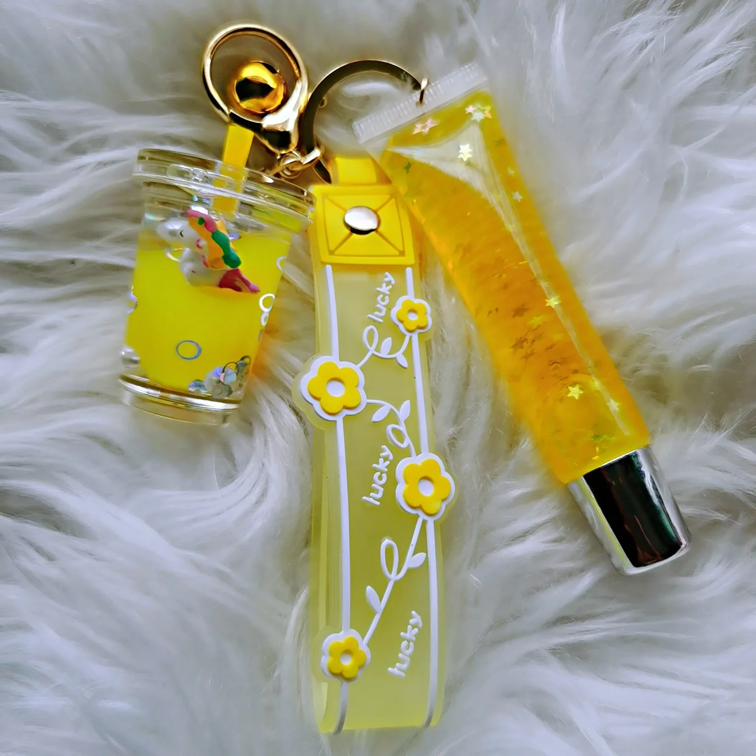 2023 Hot Mini Cute Milk Tea Bottle Lip Gloss With Animal Keychain Moisturizing Lip Gloss Oil Kids Lip Gloss Balm
