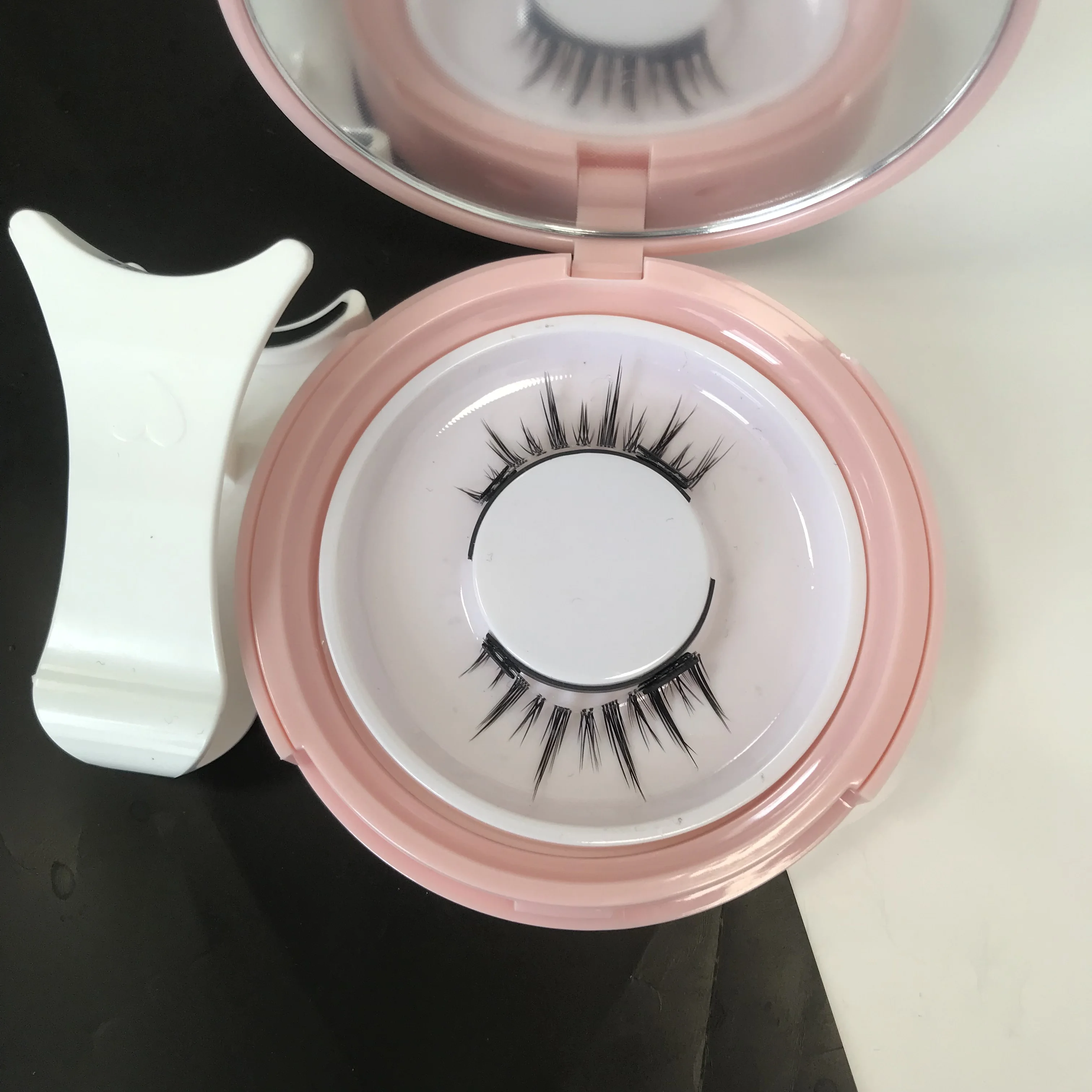 Wholesale Customized Private Natural Magnetic Eyelashes Magnetic Lashes Soft No Glue Quantum 1 2 3 4 Magnets Magnetic Eyelashes