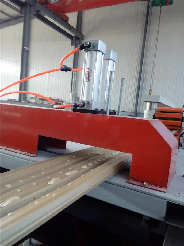 Wpc Profile Extruding Machine for Plastic Door Panels Extruder