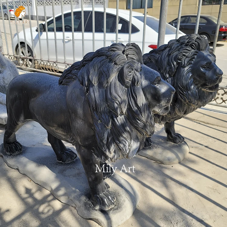 Popular Design Hand Carved Marble Black Sitting Lion Statue Sculpture for Sale