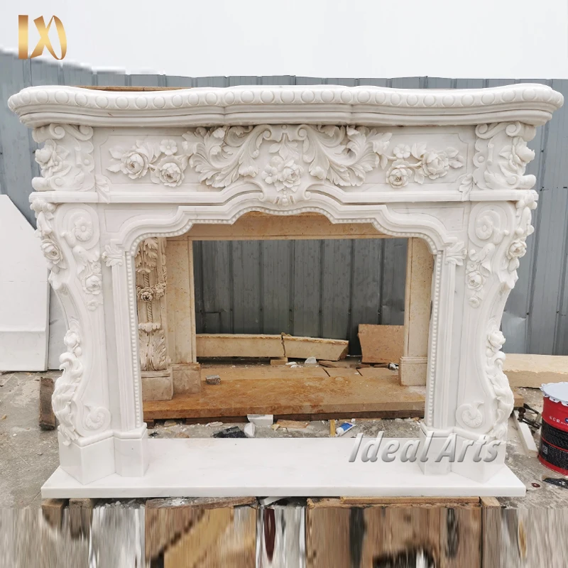 Современная каминная полка из белого камня