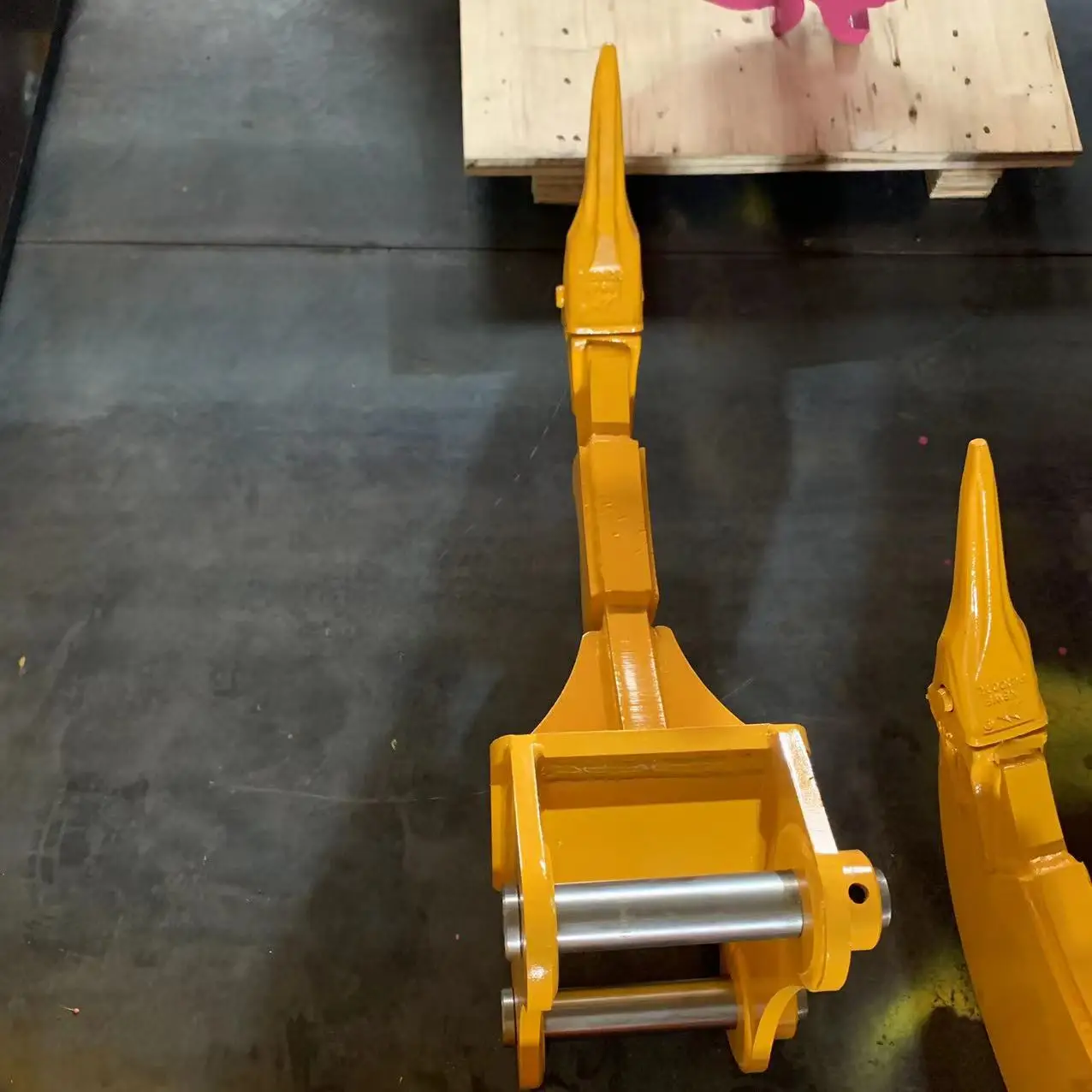 Single Tooth Ripper Construction Machinery Parts Excavator Ripper For Sale