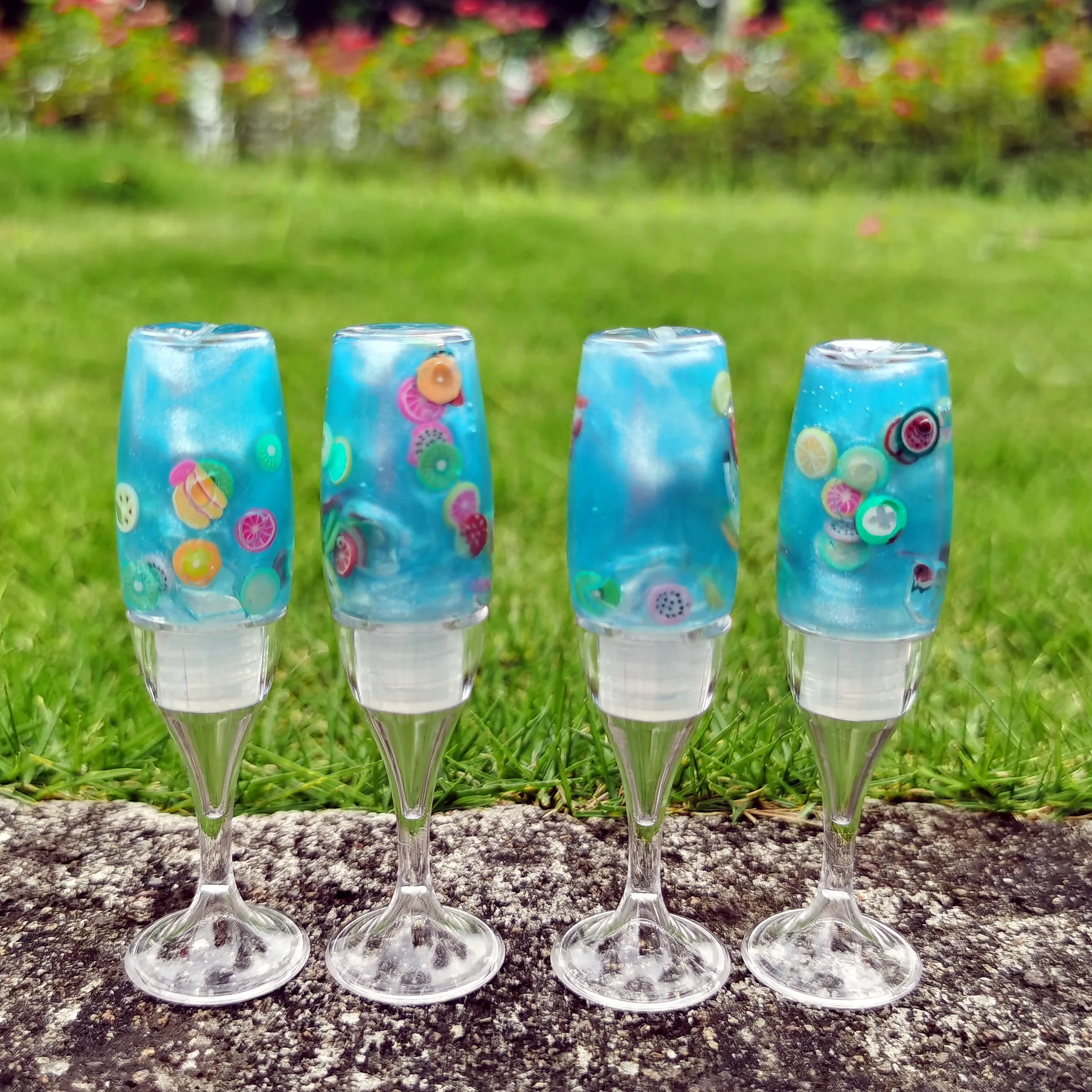 2021 New Wholesale Clear Glitter Vendor Base Bulk Kids Makeup Private Label Lip Gloss Set Cute Make Up Cosmetic Custom Lipgloss