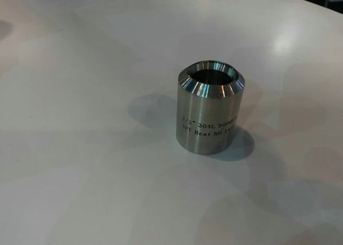 Nickel Alloy ASTM B466 UNS C70600  Threaded Fitting Coupling 4 inch  ASME/ANSI B16.9