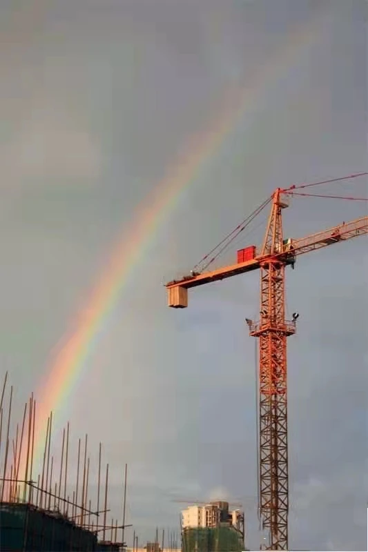 Flat head tower crane with arm length of 60 meters is on sale at a discount