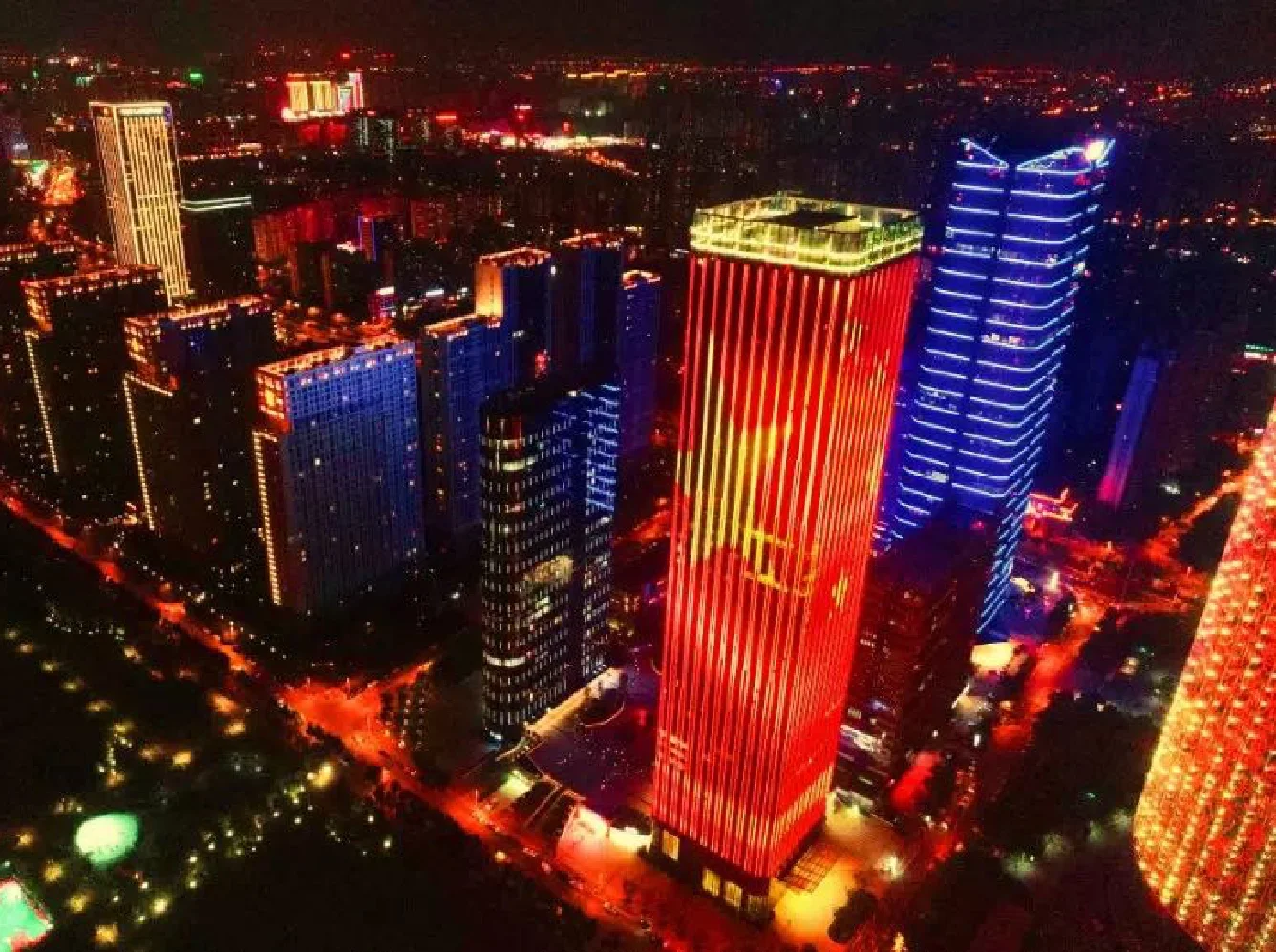 Y30P Digital Smart Dot Light Supplier P100 High Brightness RGB Point Light Source Pixel Light In Italy