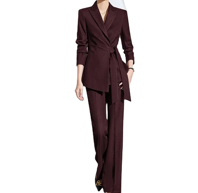 Floral collar white slim fit suit with long sleeves and trousers