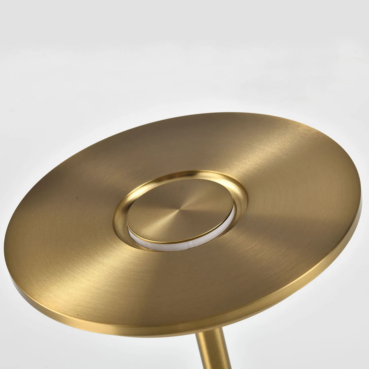 Popular design cordless table lamp  can customize color restaurant battery LED table lamp modern