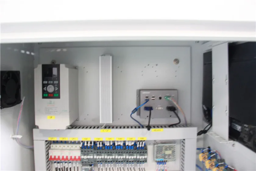 
TS-4-Y 0.1MM Processing Precision 1325 3D Wood cnc router machine with pressure roller 