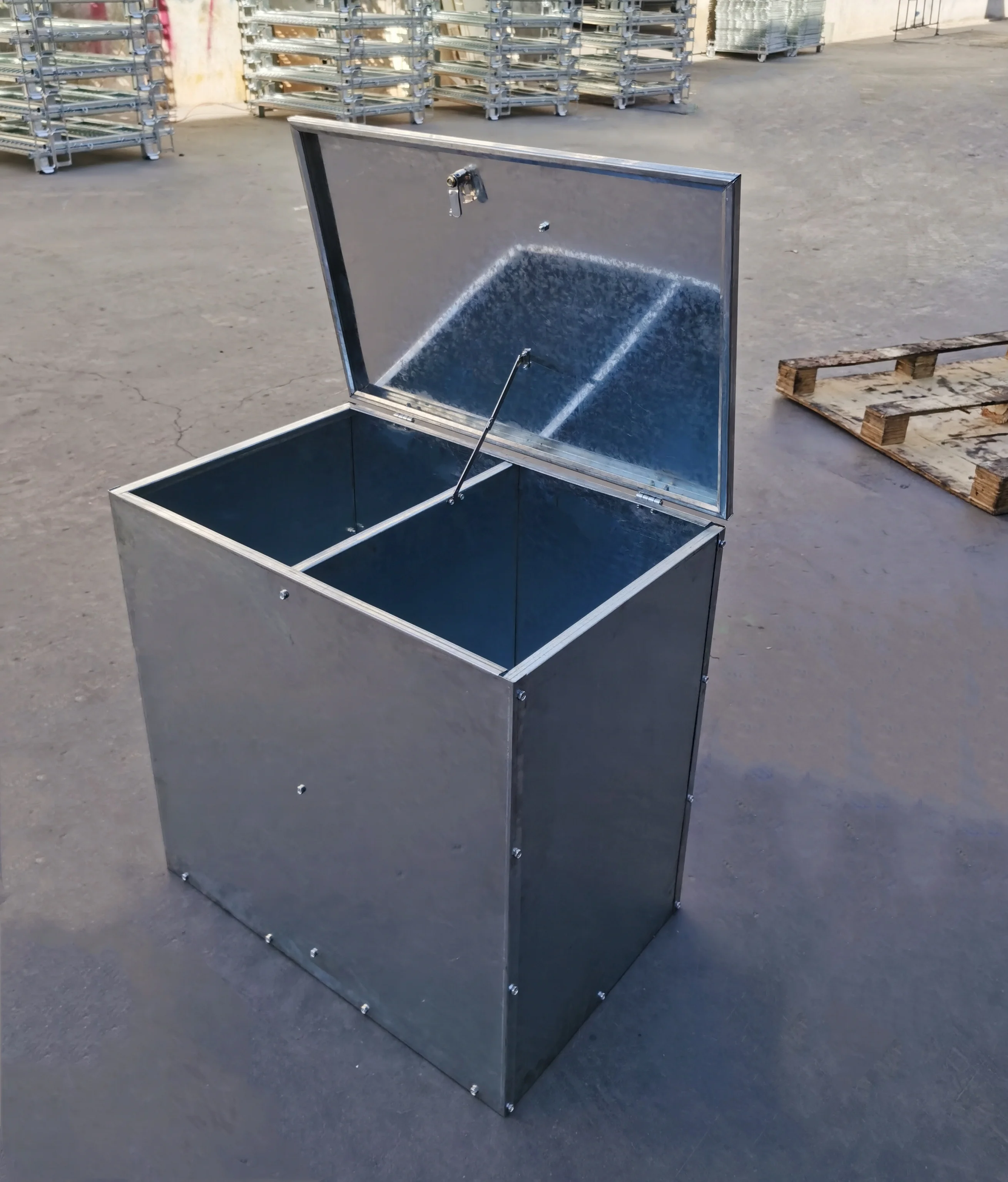 Silo Bin Hopper Bin For Animal Feed Galvanized Iron Horse Feed Bin With Lid