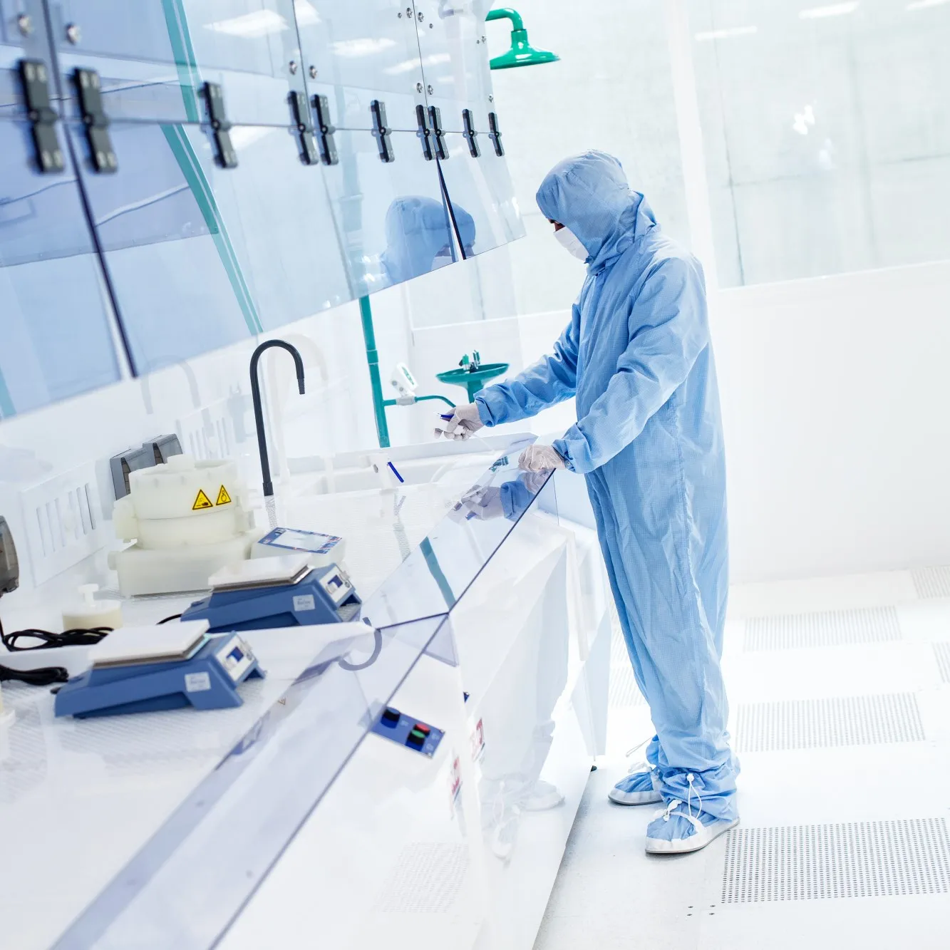 pvc flooring price Commercial Anti-Static Esd Antibacterial PVC Vinyl Clean Room Homogeneous flooring Sheet For Hospitals